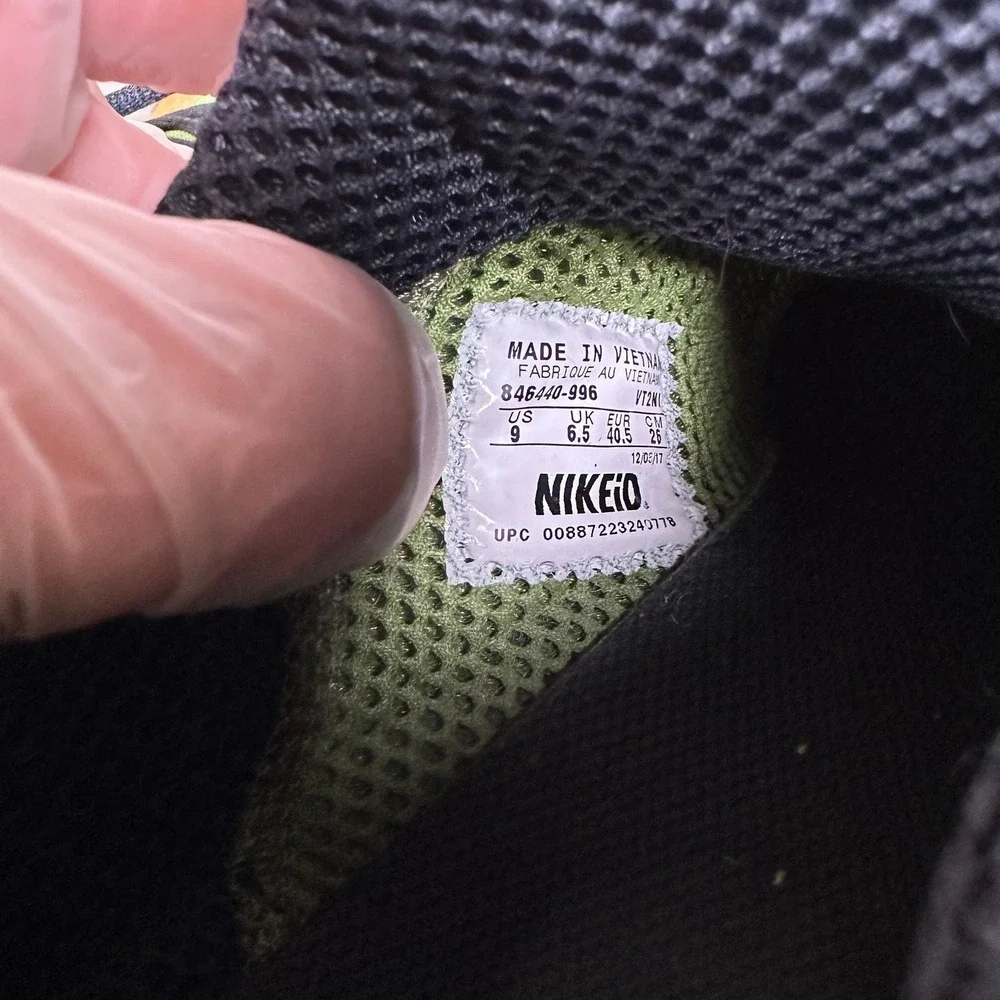 Nike Air Presto Womens 9 Olive Green Black Running Shoes 846440-996 - Picture 6 of 8